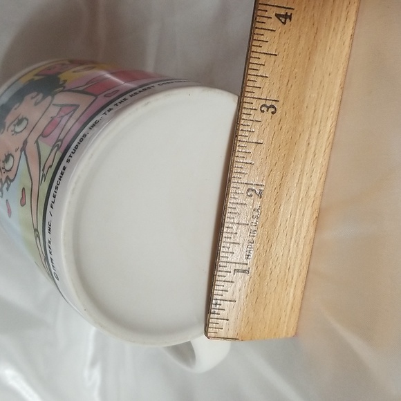 Coffee mug/cup. 1999 vintage Betty Boop collectible. - Picture 12 of 14